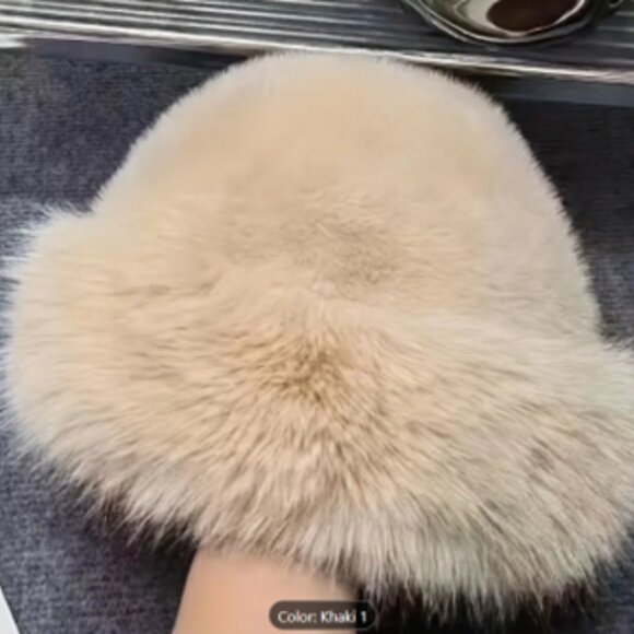 NEW Luxury faux fur hat. Looks & feels like genuine fur, comfy, warm, and soft. - Picture 1 of 1